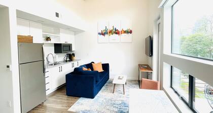 NEW Modern Urban Condo in Vibrant Downtown East ATX - Prime Location!