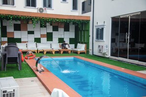 Outdoor pool - Modelo Hotel and Suites (Rumuekini)