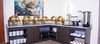Modelo Hotel and Suites