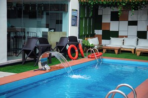 Outdoor pool - Modelo Hotel and Suites (Rumuekini)