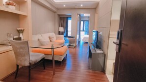 Suite – basic, hageutsikt | Oppholdsområde