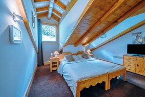 Bedroom - V Loriaz 44: Beside Ski Lift; Pool, Sauna & Gym, Vallorcine (Argentiere), France (Vallorcine (Argentiere))