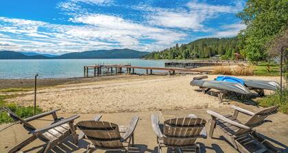 Waterfront home with AC, boat lift, dock | Dog Friendly