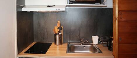 Kühlschrank, Kochgeschirr/Geschirr/Besteck