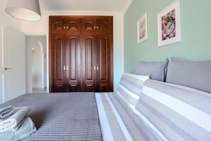 2 quartos, Wi-Fi de cortesia, roupa de cama