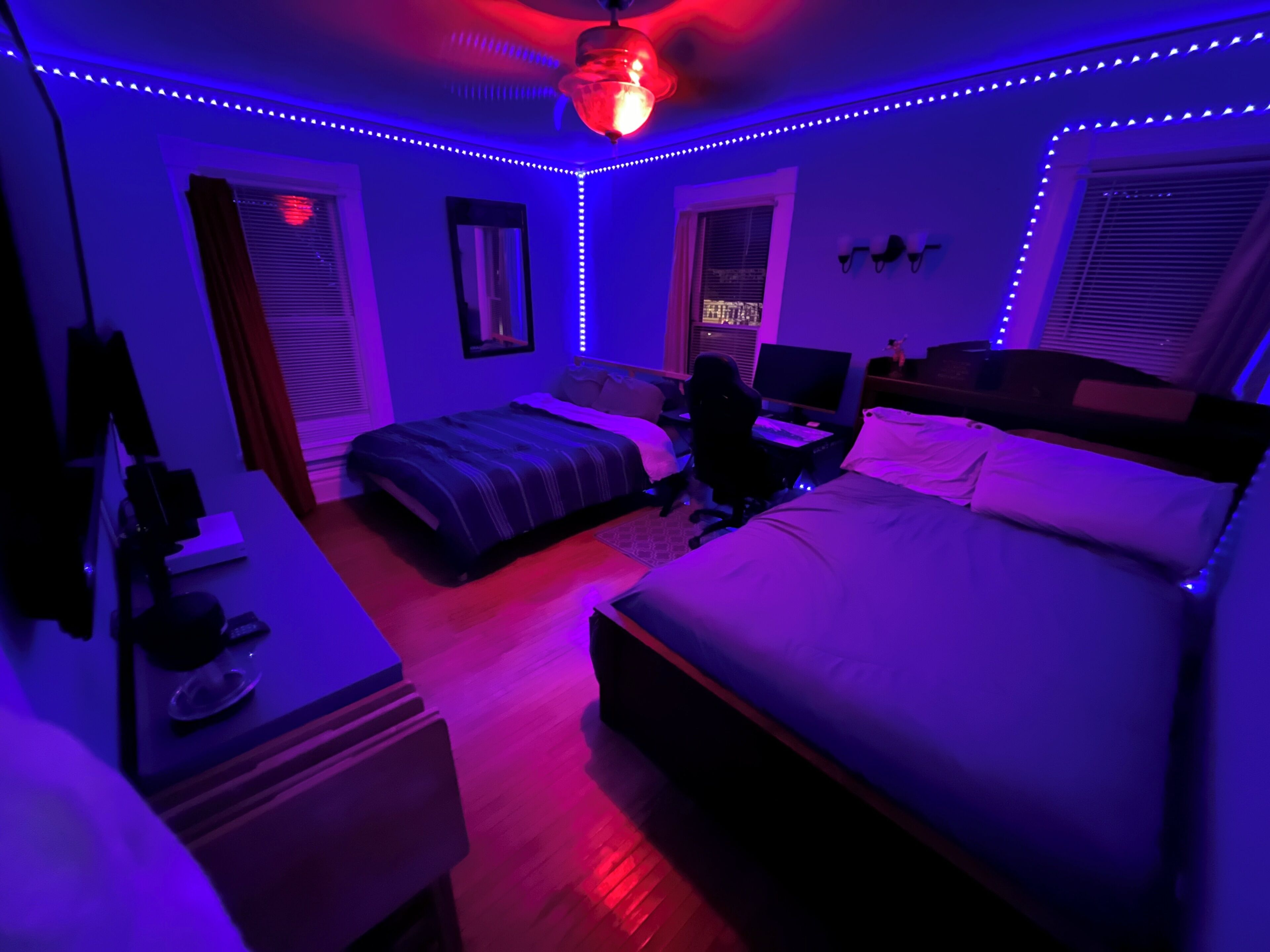 3 bedrooms, desk, iron/ironing board, travel cot