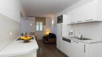 Departamento (Apartments Villa Olea - Comfort Apart) | Cocina privada | Refrigerador