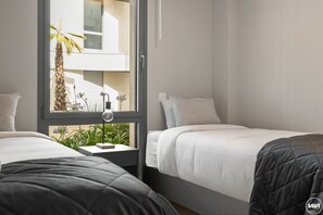 2 bedrooms, in-room safe, iron/ironing board, free WiFi