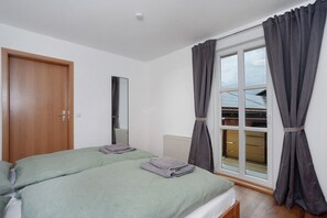 1 bedroom, free WiFi, bed sheets - Holiday Apartment 'Eschach' with Shared Garden, Balcony and Wi-Fi (Leutkirch im Allgäu)