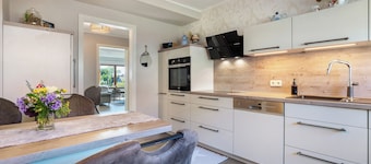 Apartment 'Wohnen Am See Bei Heike Und Jens' with Wi-Fi