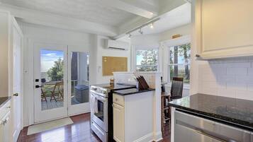 Frigorífic, microones, forn i placa de cuina