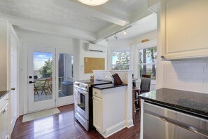 Kühlschrank, Mikrowelle, Geschirrspüler