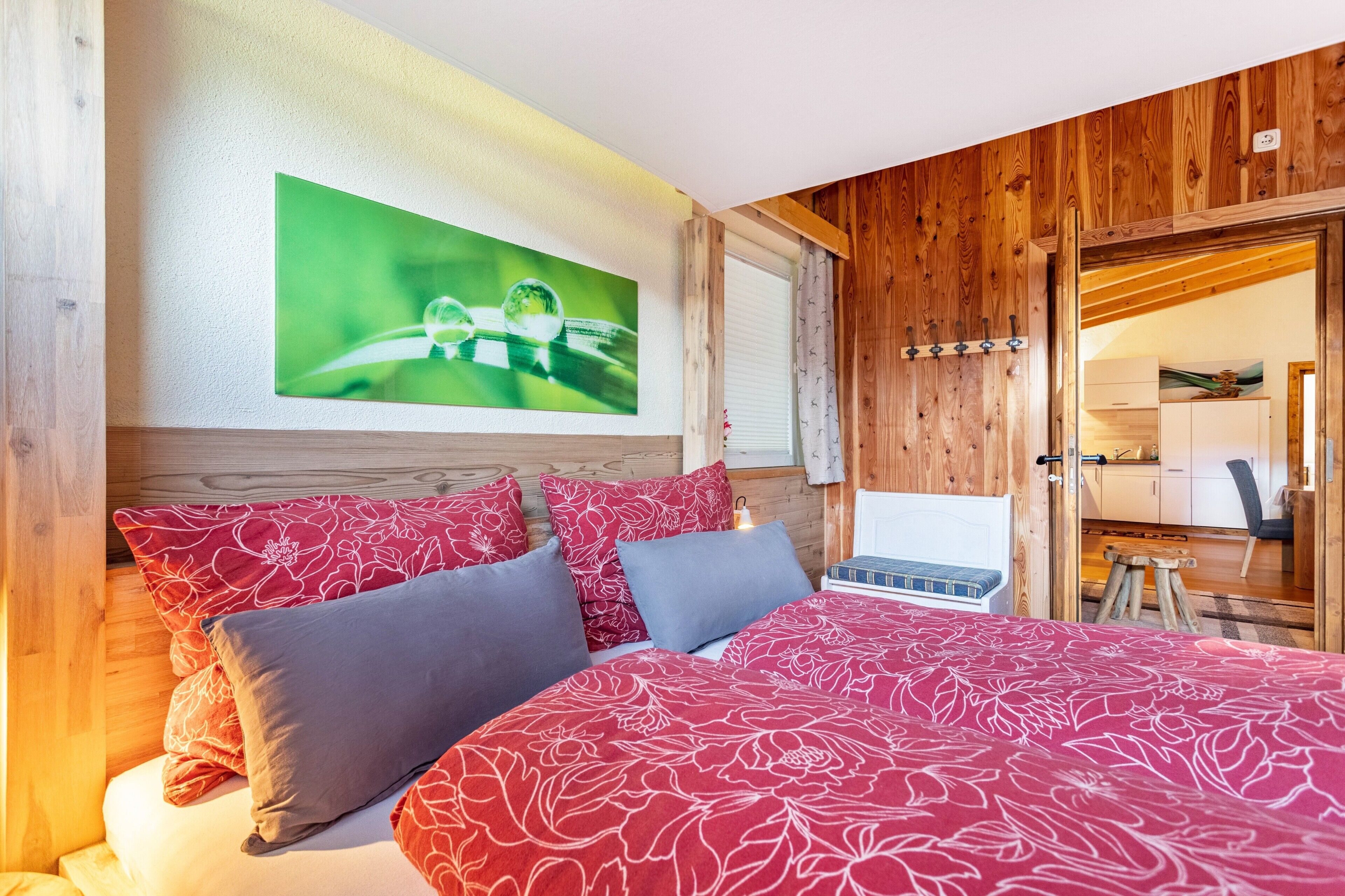 1 habitación, tabla de planchar con plancha, wifi gratis y ropa de cama 