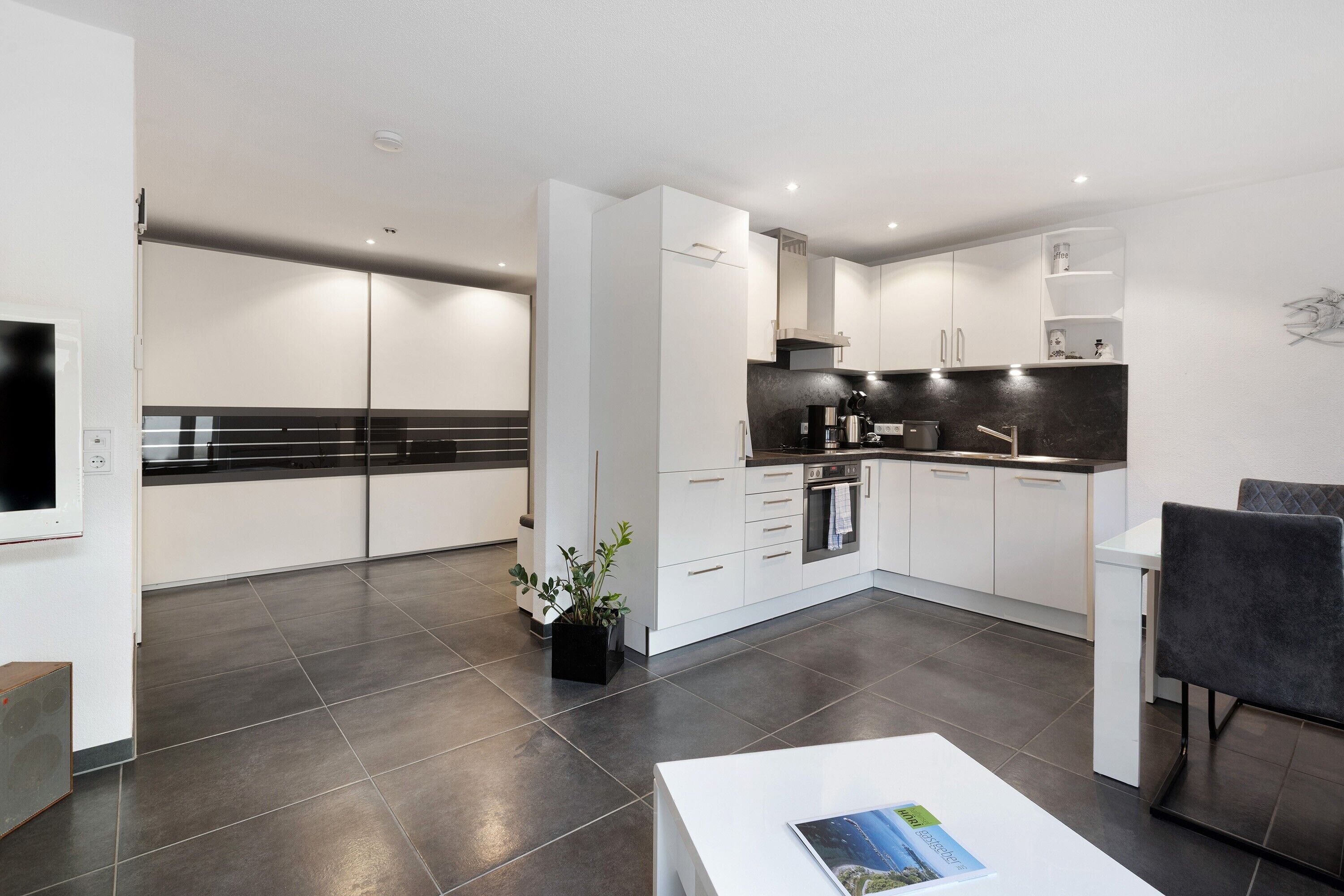 Kühlschrank, Ofen, Herdplatte, Geschirrspüler