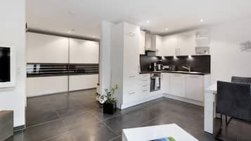 Kühlschrank, Ofen, Herdplatte, Geschirrspüler