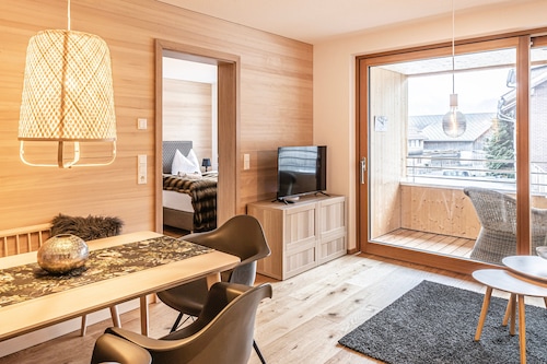 Design Apartment Au with Mountain View, Balcony and Wi-Fi