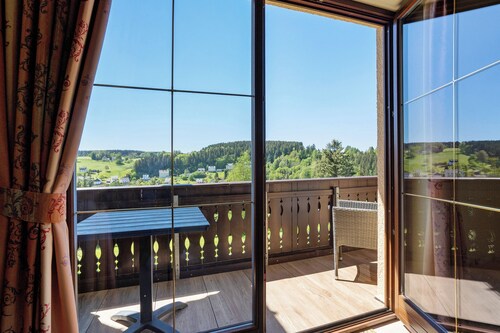 Apartment 'Pension Bergblick - Grüner Graben' with Mountain View, Balcony and Wi-Fi