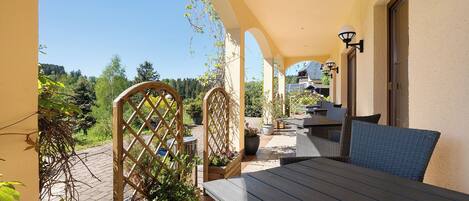 屋外ダイニングエリア