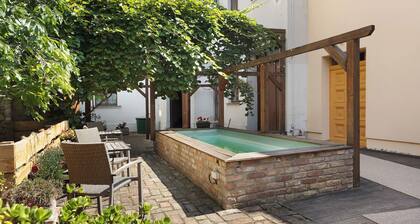 Apartment 'Kurfürstensuite' with Shared Terrace and Wi-Fi