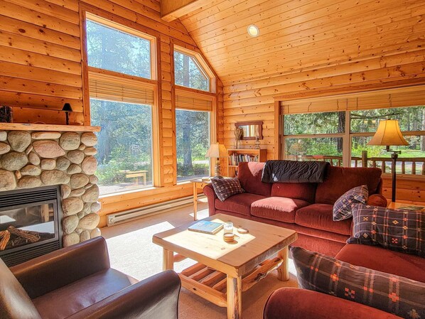 Fernseher, Kamin, Arbeitsbereiche