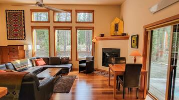 TV, fireplace, offices