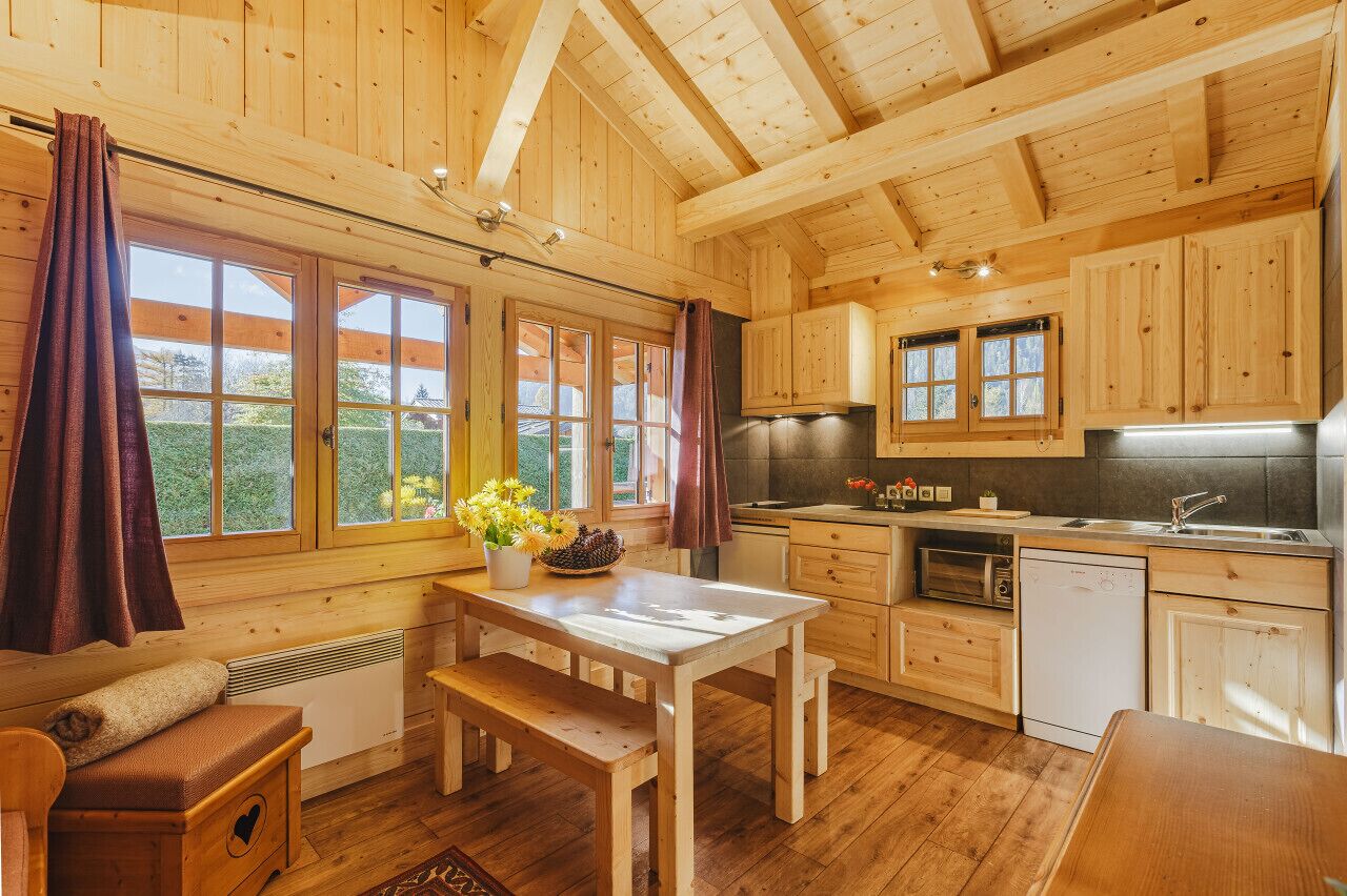 Micro-ondes, plaque de cuisson, lave-vaisselle, cafetière/bouilloire