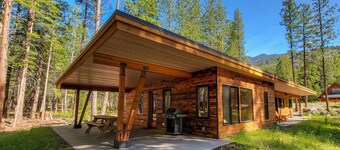 Petrichor - Mazama Modern Cabin