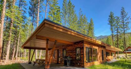 Petrichor - Mazama Modern Cabin