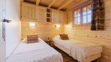 2 slaapkamers, reisbedje, gratis wifi, beddengoed