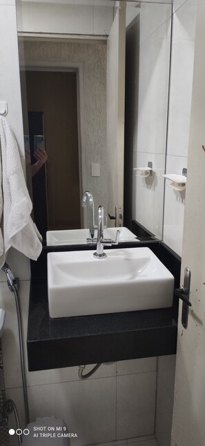 Dusche, Handtücher, Seife, Toilettenpapier