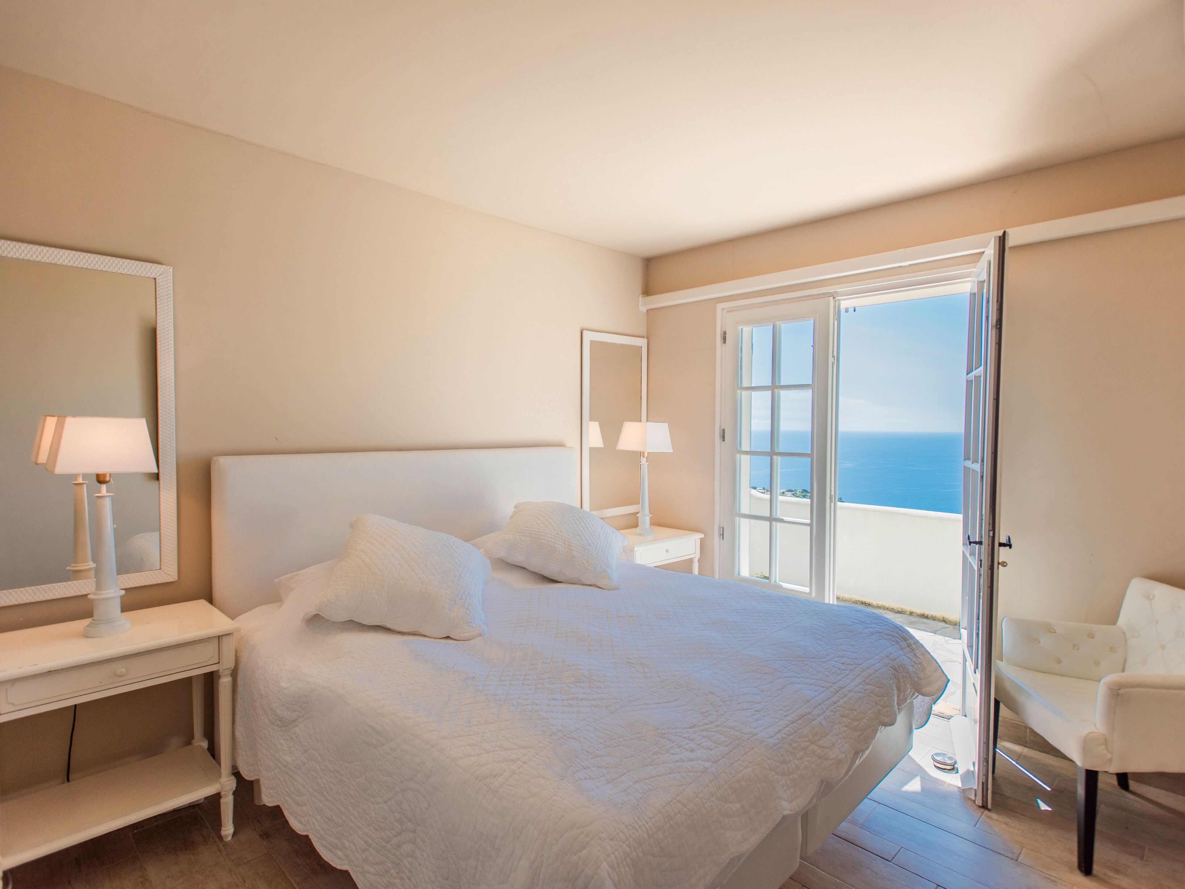 7 bedrooms, iron/ironing board, internet