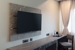 Premium bedding, desk, laptop workspace, soundproofing - Hotel 44 Oasis (Chennai)