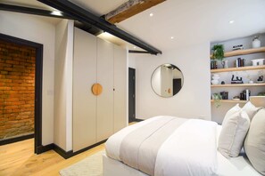 4 室のベッドルーム、アイロン / アイロン台、WiFi、ベッドシーツ