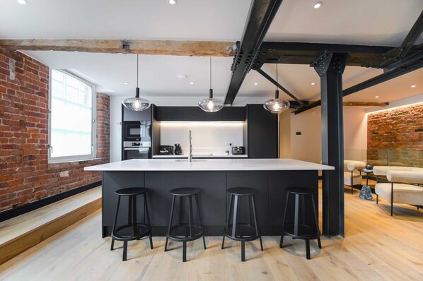 Unclassified image, 1 of 64, button