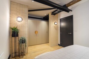 4 dormitorios, tabla de planchar con plancha, wifi y ropa de cama