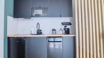Refrigerador, microondas, parrilla de estufa y lavavajillas