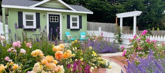 🌹Cutest Garden Cottage🌹Lopez Village-Walk to Beach, Dining, Brewery, Farm Mkt
