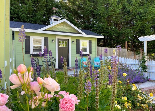 🌹Cutest Garden Cottage🌹Lopez Village-Walk to Beach, Dining, Brewery, Farm Mkt
