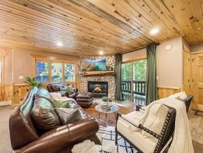 Smart TV, fireplace, books - Christmas near Canyons Village•Easy Ski Access•Walk to Hot Tubs/Firepit/Free Bus (Park City)