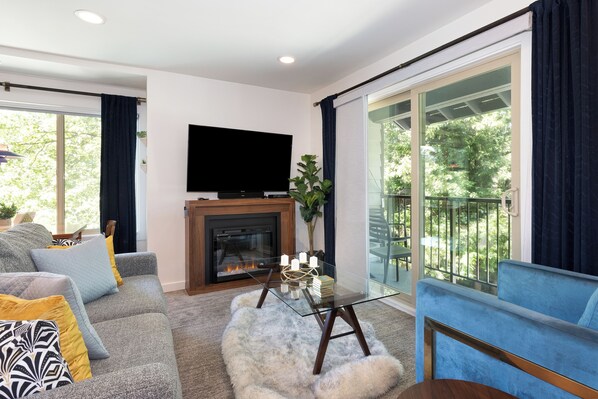 Living area - Renovated condo on Valley Trail minutes from Creekside Gondola with summer pool! (Whistler)