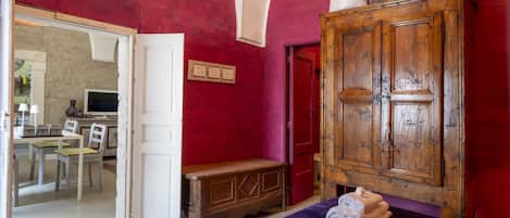 2 habitaciones, tabla de planchar con plancha y wifi