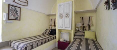 2 habitaciones, tabla de planchar con plancha y wifi