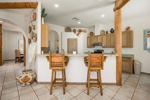 Interior - Las Cruces Luxury Retreat - Private Pool & Fireplace (Las Cruces)