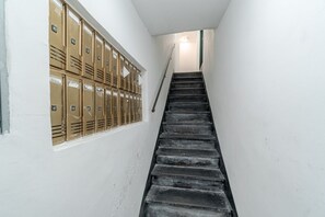 Interior - Moby Dick Central Flat x3 (Genova)