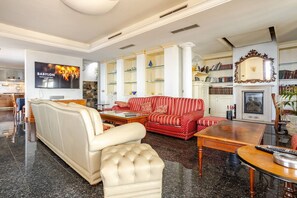 Télévision, cheminée