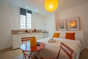 Iron/ironing board, WiFi, bed sheets - Studio neuf Paris 3ème Métro Etienne Marcel (Paris)