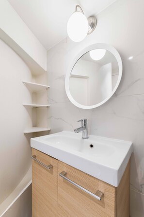 Shower, hair dryer, towels - 2 pieces confortable metro duroc - Paris 6 -4p (Paris)