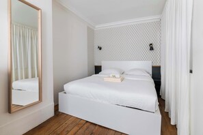 1 bedroom, iron/ironing board, WiFi, bed sheets - Appartement Paris 6ème Proche Métro Confortable (Paris)