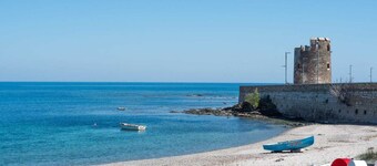 Splendid detached villa, near the sea