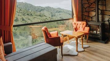 Habitació quàdruple empresarial | 1 dormitori, wifi gratuïta i roba de llit